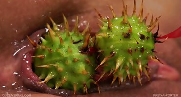 sex gội đầu Đen vòi nước gái xinh nứng lồn trong trắng đít Madd Madd