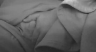 taekook sex Cô vuốt ve phim sex mới không che mình trong đồ lót ren.